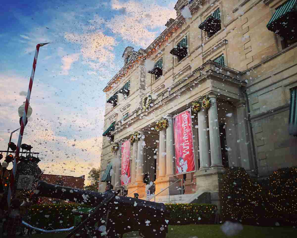 Pensacola Winterfest 🎭 Christmas Fun for Everyone!